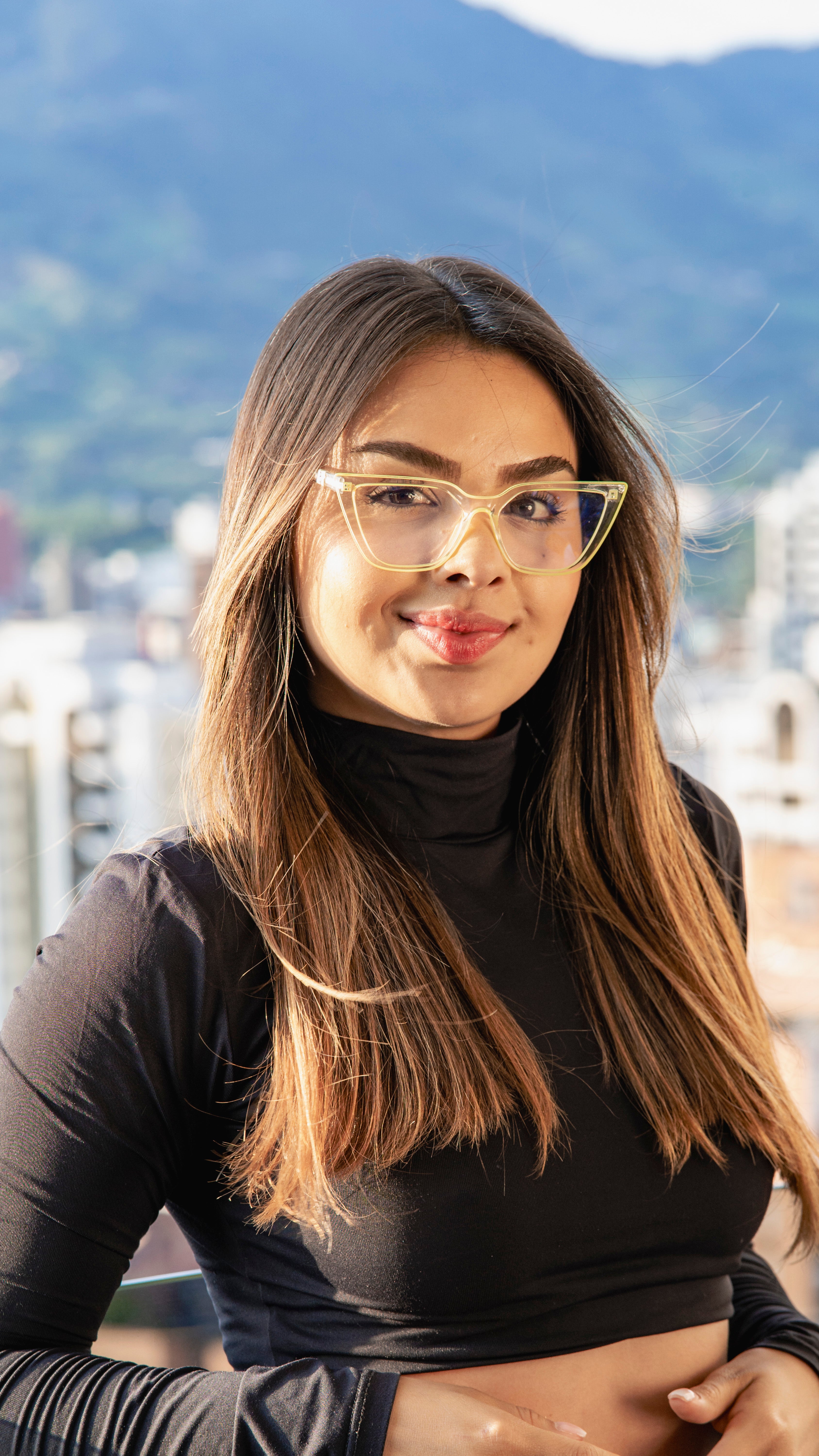 Gafas de sol retro diseño contemporáneo - detalle lentes polarizadas